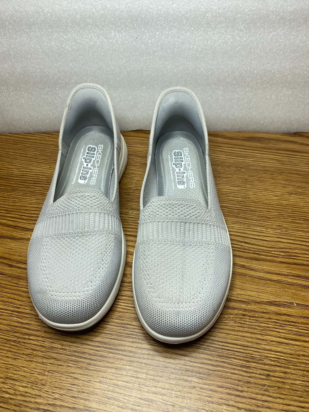 Skechers Women's Slip-Ins With Air Cooled Memory Foam Size 9M Light Gray Comfort